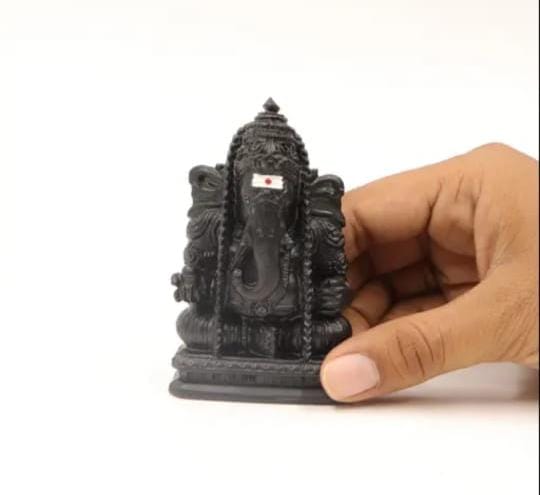 Putrika Natural Black Karungali Ganesh Idol – Original Ebony Look Vinayagar Statue for Home & Pooja Decor